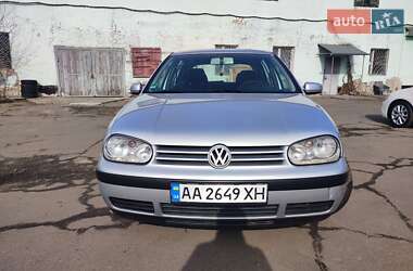 Хэтчбек Volkswagen Golf 2001 в Киеве