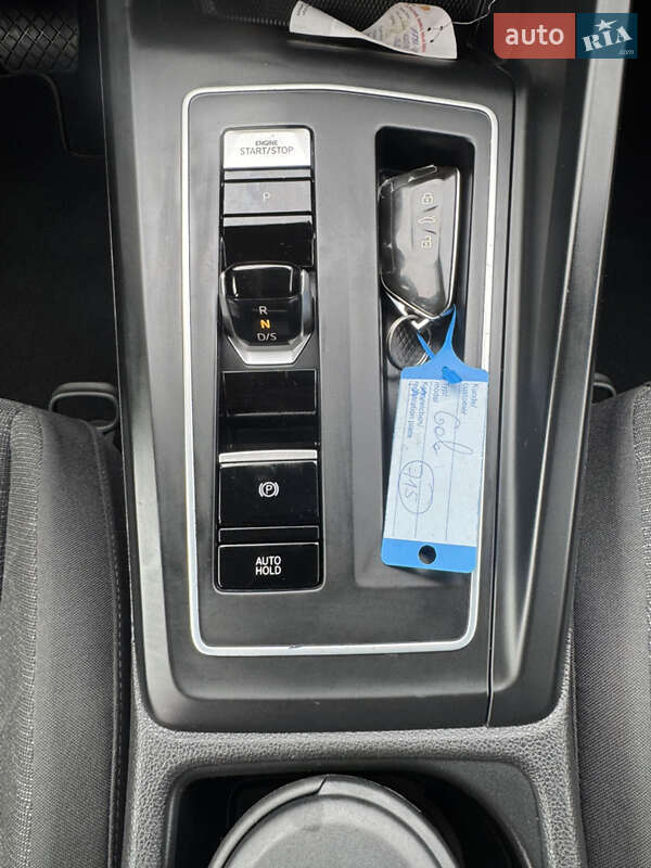 Универсал Volkswagen Golf 2021 в Сваляве