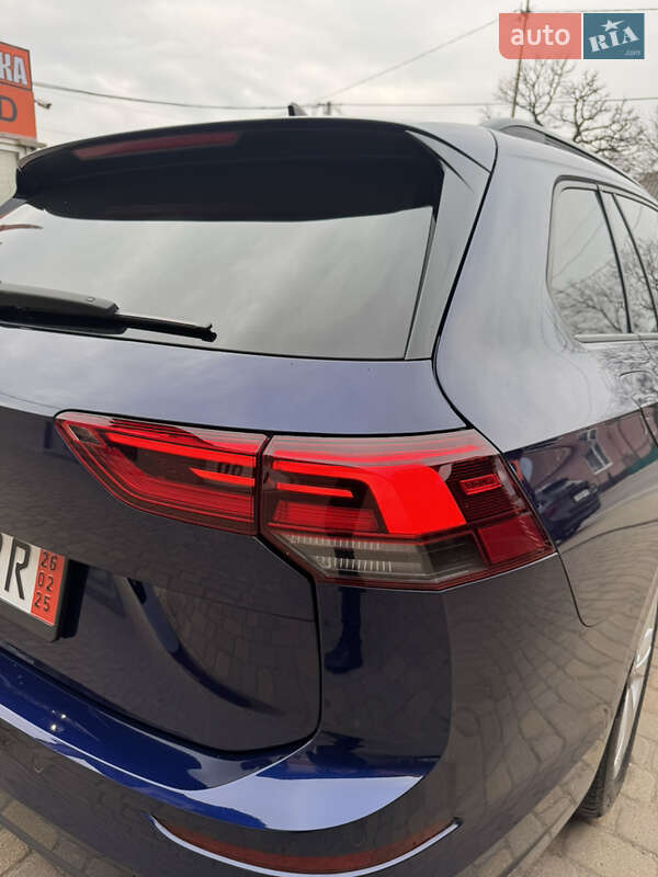 Универсал Volkswagen Golf 2021 в Сваляве
