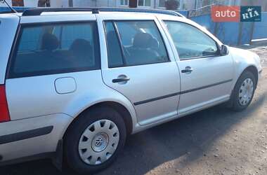 Универсал Volkswagen Golf 2003 в Оржице