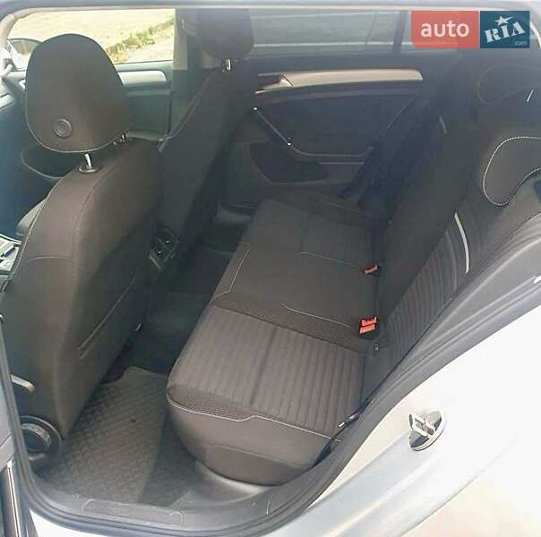 Универсал Volkswagen Golf 2016 в Ивано-Франковске