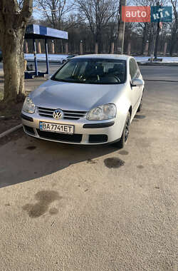 Хэтчбек Volkswagen Golf 2005 в Кропивницком