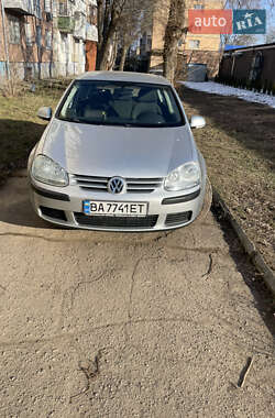 Хэтчбек Volkswagen Golf 2005 в Кропивницком