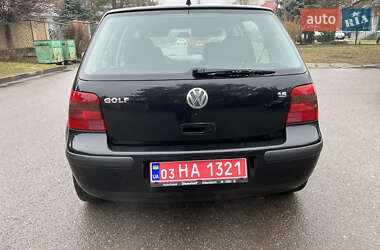 Хэтчбек Volkswagen Golf 2001 в 