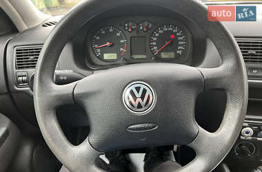 Хэтчбек Volkswagen Golf 2001 в 