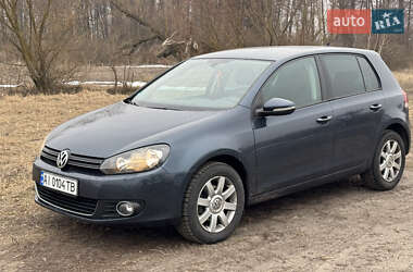 Хэтчбек Volkswagen Golf 2010 в Киеве