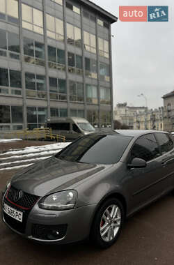 Хэтчбек Volkswagen Golf 2006 в Киеве