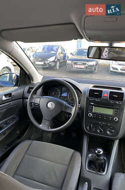 Хэтчбек Volkswagen Golf 2006 в Луцке