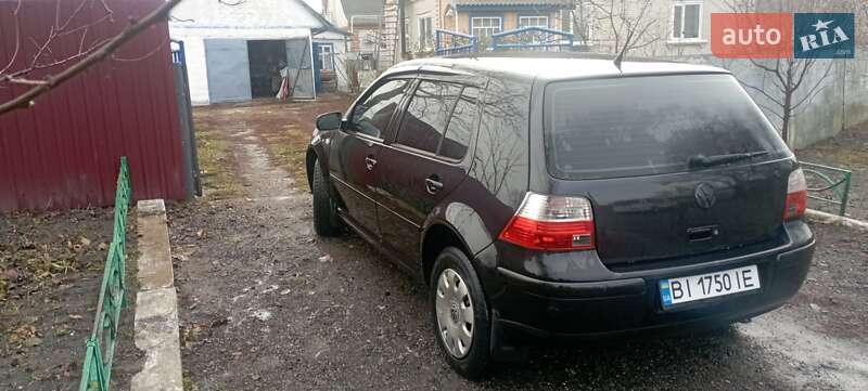 Хетчбек Volkswagen Golf 2002 в Лохвиці