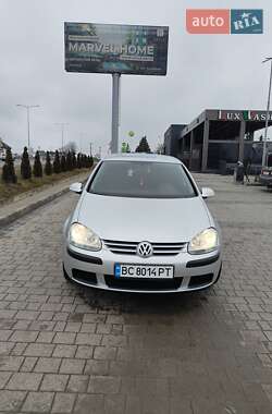 Хэтчбек Volkswagen Golf 2005 в Львове