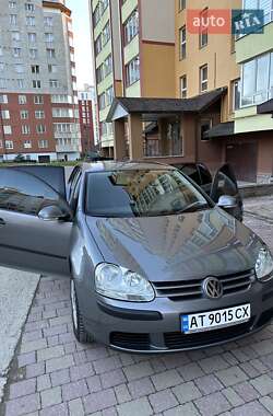 Хэтчбек Volkswagen Golf 2005 в Ивано-Франковске