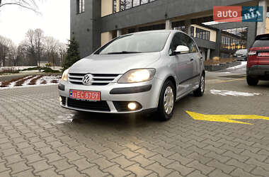 Хэтчбек Volkswagen Golf 2005 в Стрые