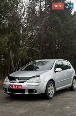 Хетчбек Volkswagen Golf 2006 в Сарнах