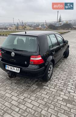 Хэтчбек Volkswagen Golf 2003 в 