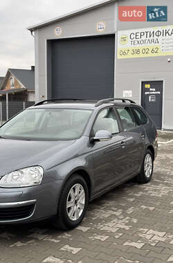 Универсал Volkswagen Golf 2009 в Нововолынске