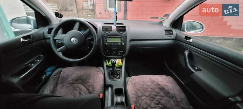 Хетчбек Volkswagen Golf 2004 в Полтаві