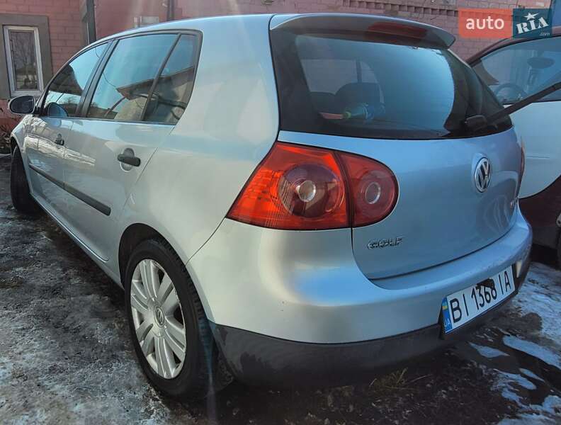 Хетчбек Volkswagen Golf 2004 в Полтаві