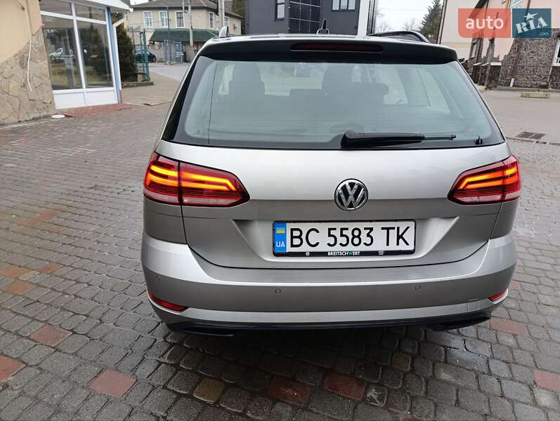 Універсал Volkswagen Golf 2018 в Пустомитах