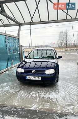 Хэтчбек Volkswagen Golf 1999 в Буче