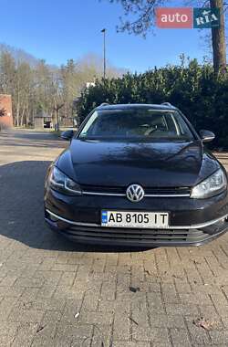 Універсал Volkswagen Golf 2017 в Києві