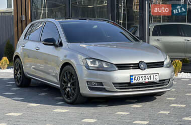 Хэтчбек Volkswagen Golf 2014 в Ужгороде