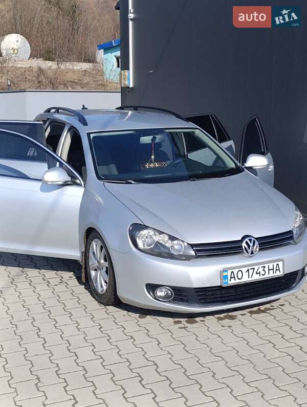 Універсал Volkswagen Golf 2011 в 