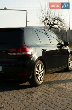 Хэтчбек Volkswagen Golf 2009 в 
