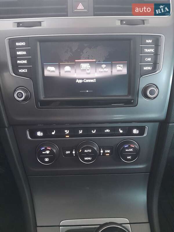 Універсал Volkswagen Golf 2015 в Львові