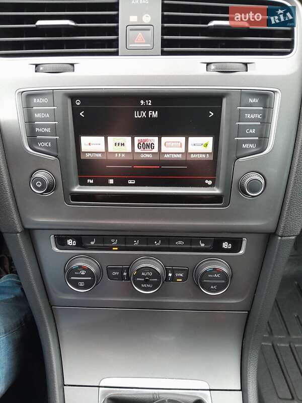 Універсал Volkswagen Golf 2015 в Львові