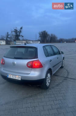Хэтчбек Volkswagen Golf 2003 в 