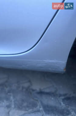 Хэтчбек Volkswagen Golf 2003 в 