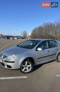 Хетчбек Volkswagen Golf 2005 в Кропивницькому