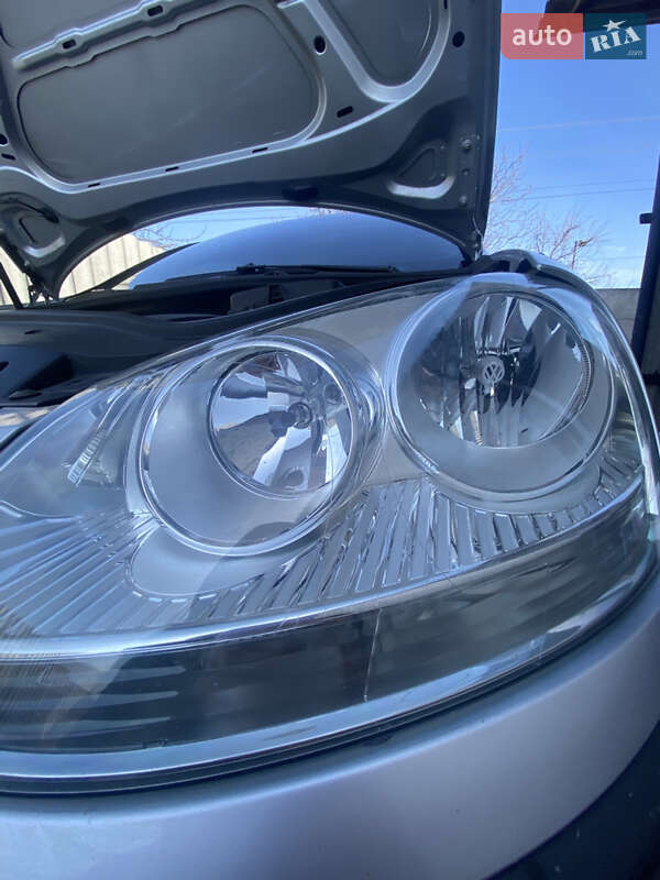 Хэтчбек Volkswagen Golf 2005 в Валках