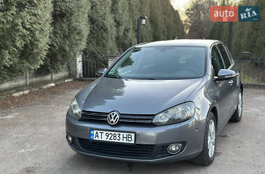 Хетчбек Volkswagen Golf 2010 в Калуші