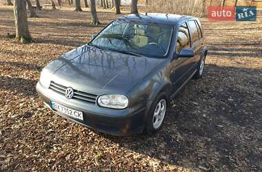 Хетчбек Volkswagen Golf 1998 в Городку