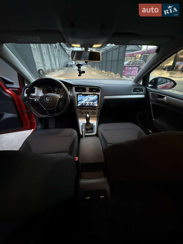 Універсал Volkswagen Golf 2015 в Львові