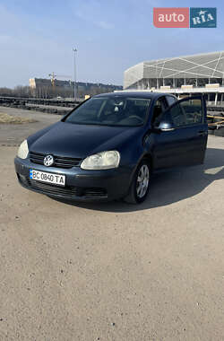 Хэтчбек Volkswagen Golf 2005 в 