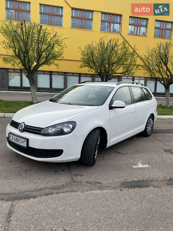 Універсал Volkswagen Golf 2009 в Черкасах