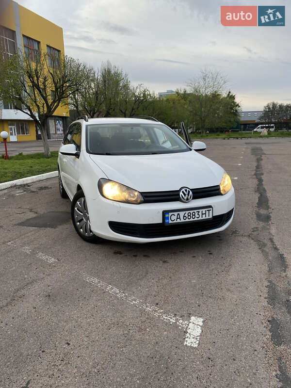 Універсал Volkswagen Golf 2009 в Черкасах