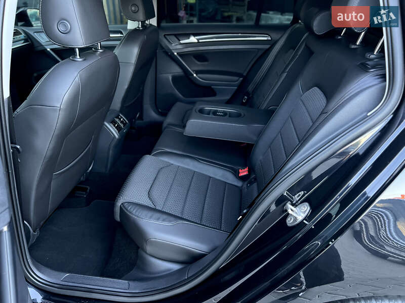 Универсал Volkswagen Golf 2015 в Одессе