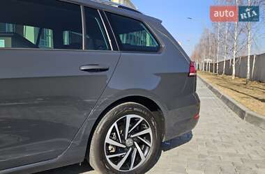 Универсал Volkswagen Golf 2018 в Киеве