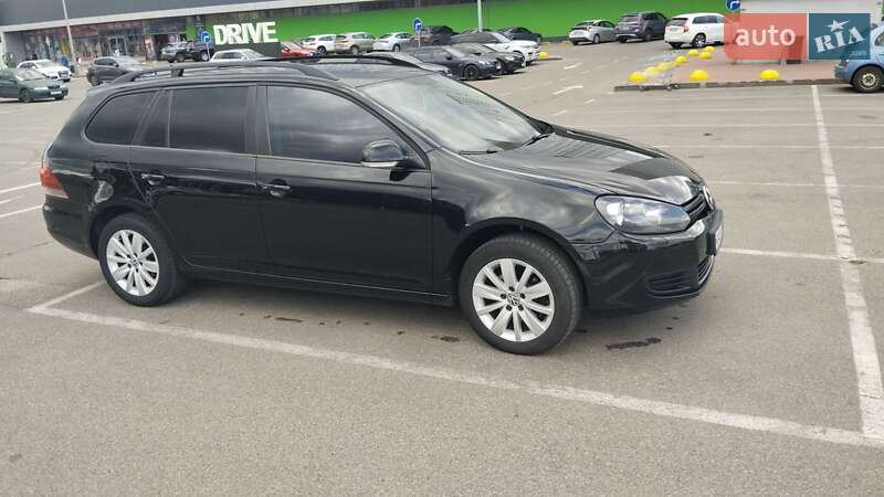 Универсал Volkswagen Golf 2011 в Киеве