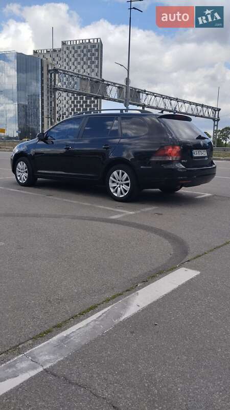 Универсал Volkswagen Golf 2011 в Киеве
