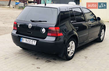 Хетчбек Volkswagen Golf 2001 в Чутовому