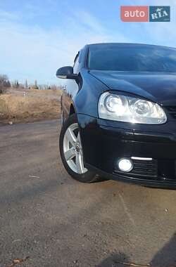 Хетчбек Volkswagen Golf 2008 в Козятині