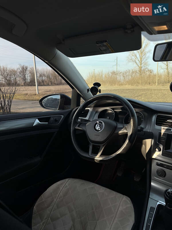 Хэтчбек Volkswagen Golf 2015 в Киеве фото 34 Хэтчбек Volkswagen Golf 2015 в Киеве