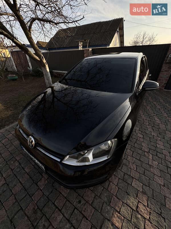 Хэтчбек Volkswagen Golf 2015 в Киеве фото 39 Хэтчбек Volkswagen Golf 2015 в Киеве