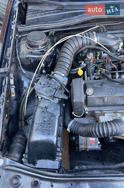 Хетчбек Volkswagen Golf 1991 в 