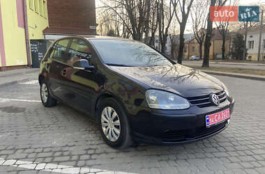 Хетчбек Volkswagen Golf 2004 в Львові