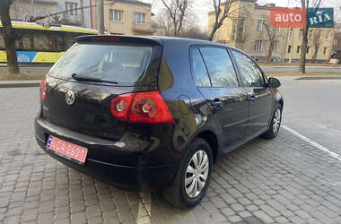 Хетчбек Volkswagen Golf 2004 в Львові